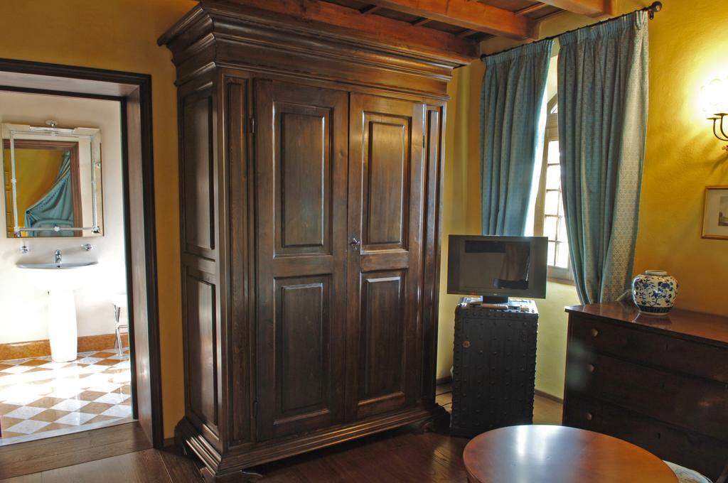 Hotel Torre Di San Martino Gazzola Di Rivalta Екстер'єр фото